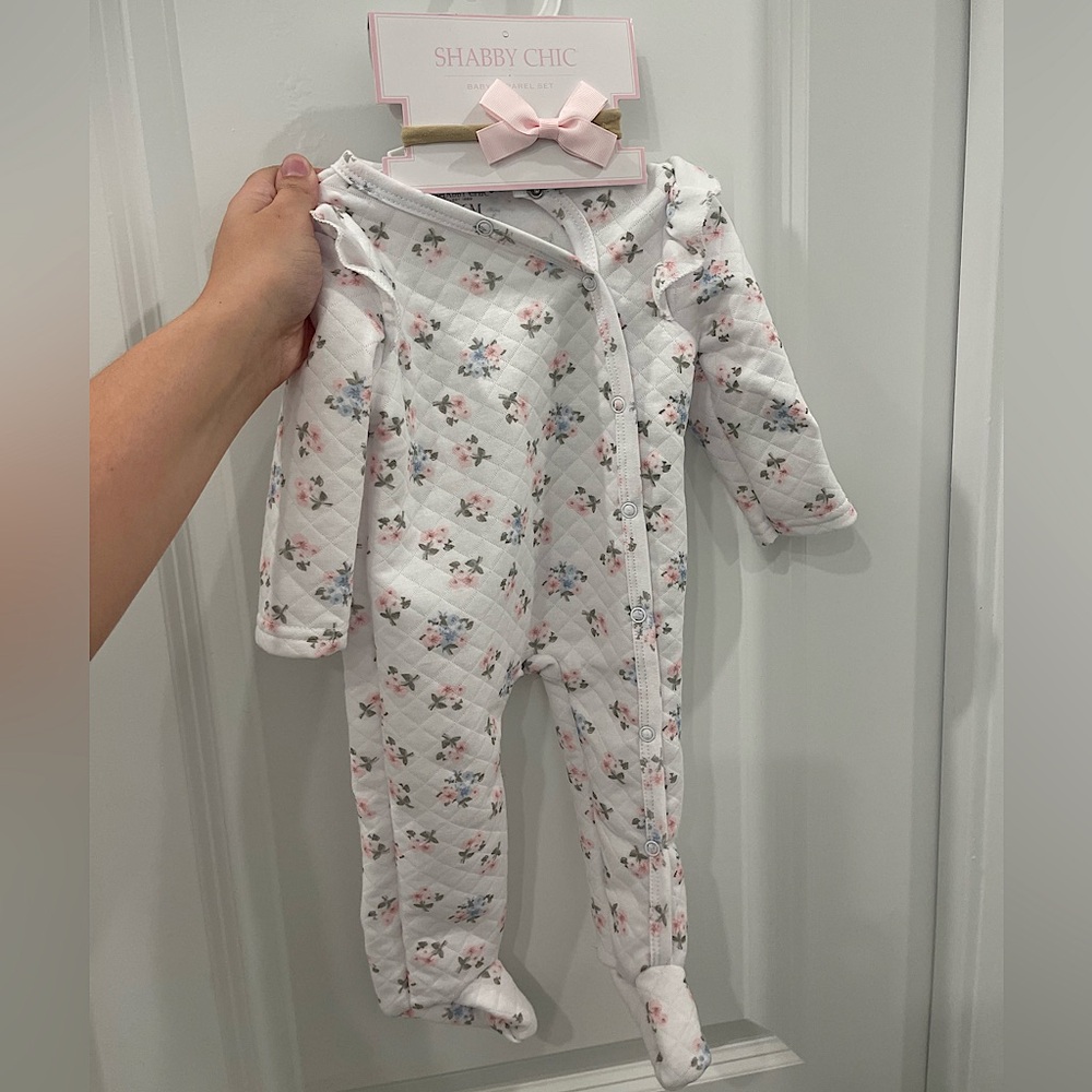 NWT Shabby Chic 3-6m Girl Sleeper Onsie